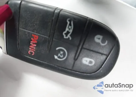 2018 Chrysler 300 300S Awd z USA, uszkodzony, nr VIN 2C3CCAGG4JH202046